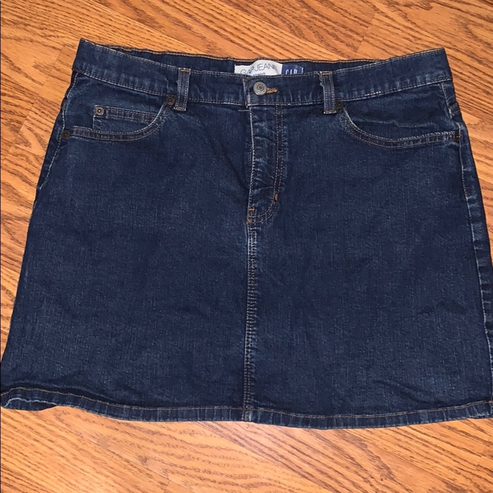 Gap denim mini skirt. Great condition. Hardly worn/washed.